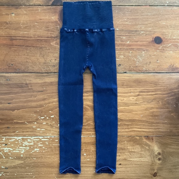 🔥NWOT Free People Happiness Leggings - Picture 3 of 5